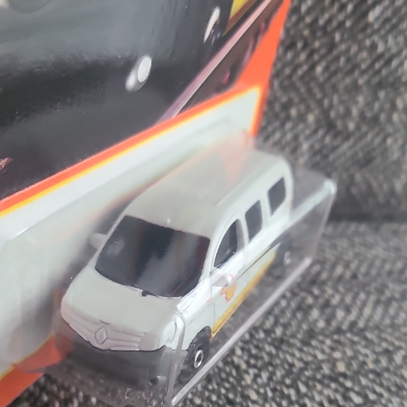 MATCHBOX White and Yellow Toy Car Set - Picture 6 of 8